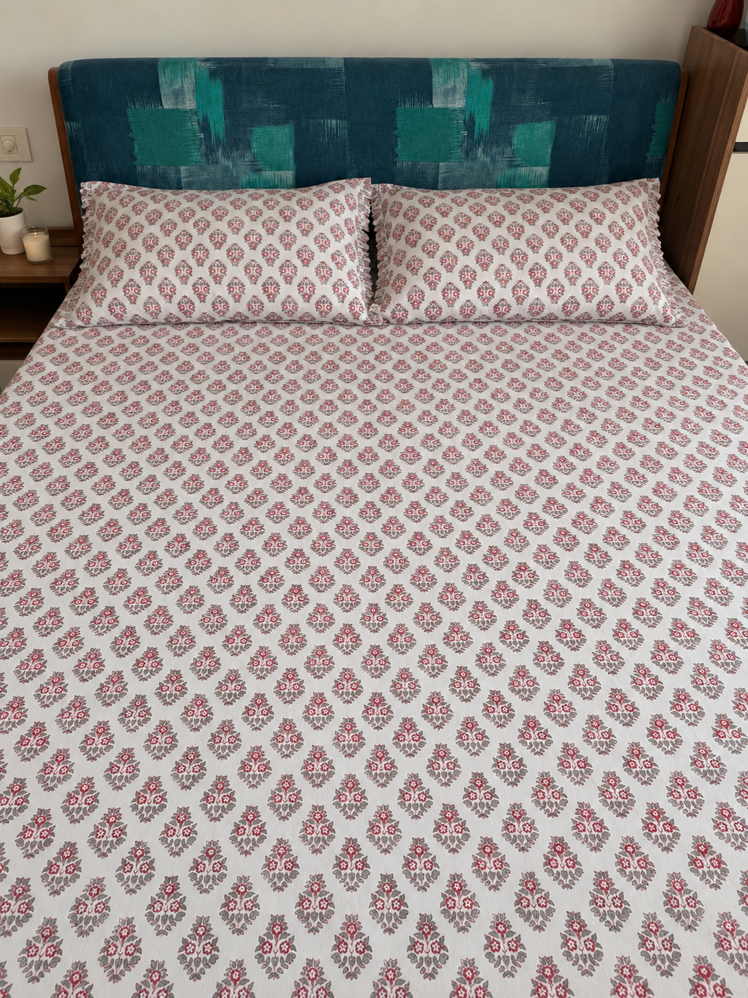 Petal Muse | King Size (9x9 Ft.) Bedsheet with 2 Large Pillows