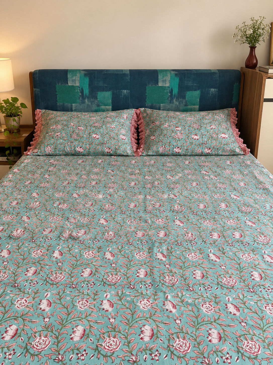 Rose Garden | King Size (9x9 Ft.) Bedsheet with 2 Large Pillows